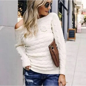 Military Hippie Cream Sweater Flower Pin Small / Medium NWT